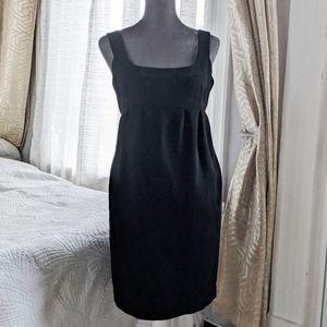 List 🇮🇹 classic little black dress